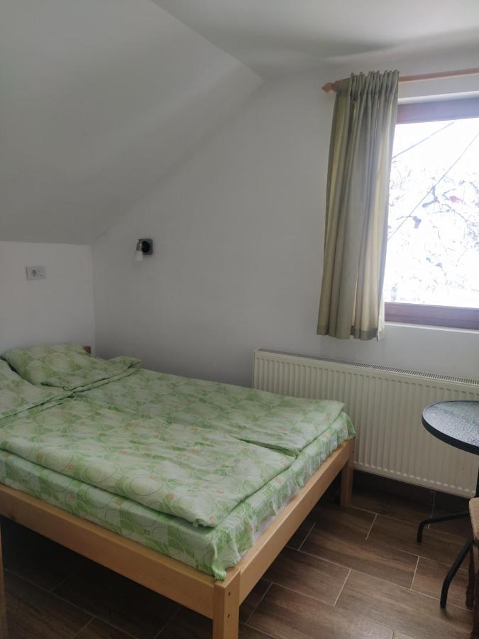 Bed and Breakfast Domacinstvo Kod Gere Crni Vrh Zimmer foto