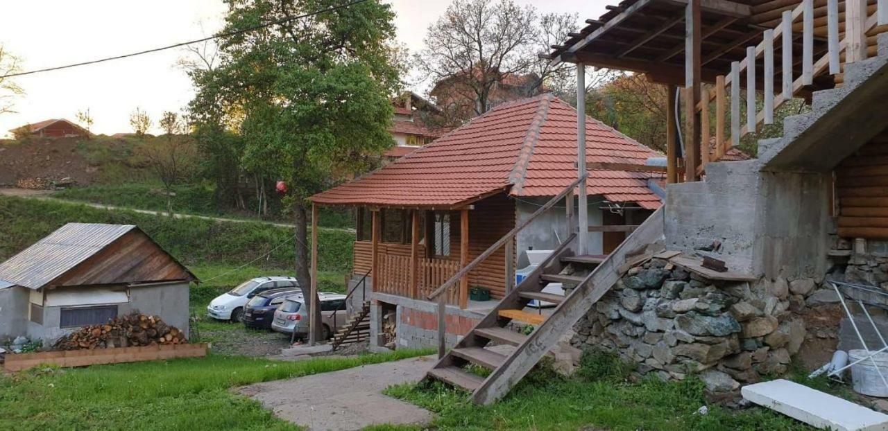 Bed and Breakfast Domacinstvo Kod Gere Crni Vrh Exterior foto